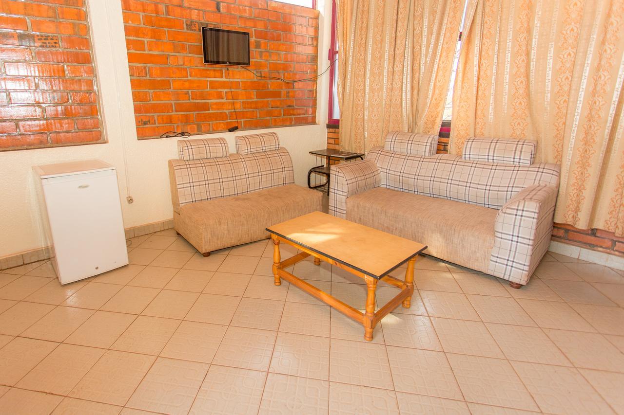 Heart Land Hotel Kigali Exterior photo